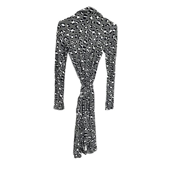 Diane von Furstenberg Leopard Long Sleeve V Neck Wrap Dress Sz 2 - Picture 6 of 10